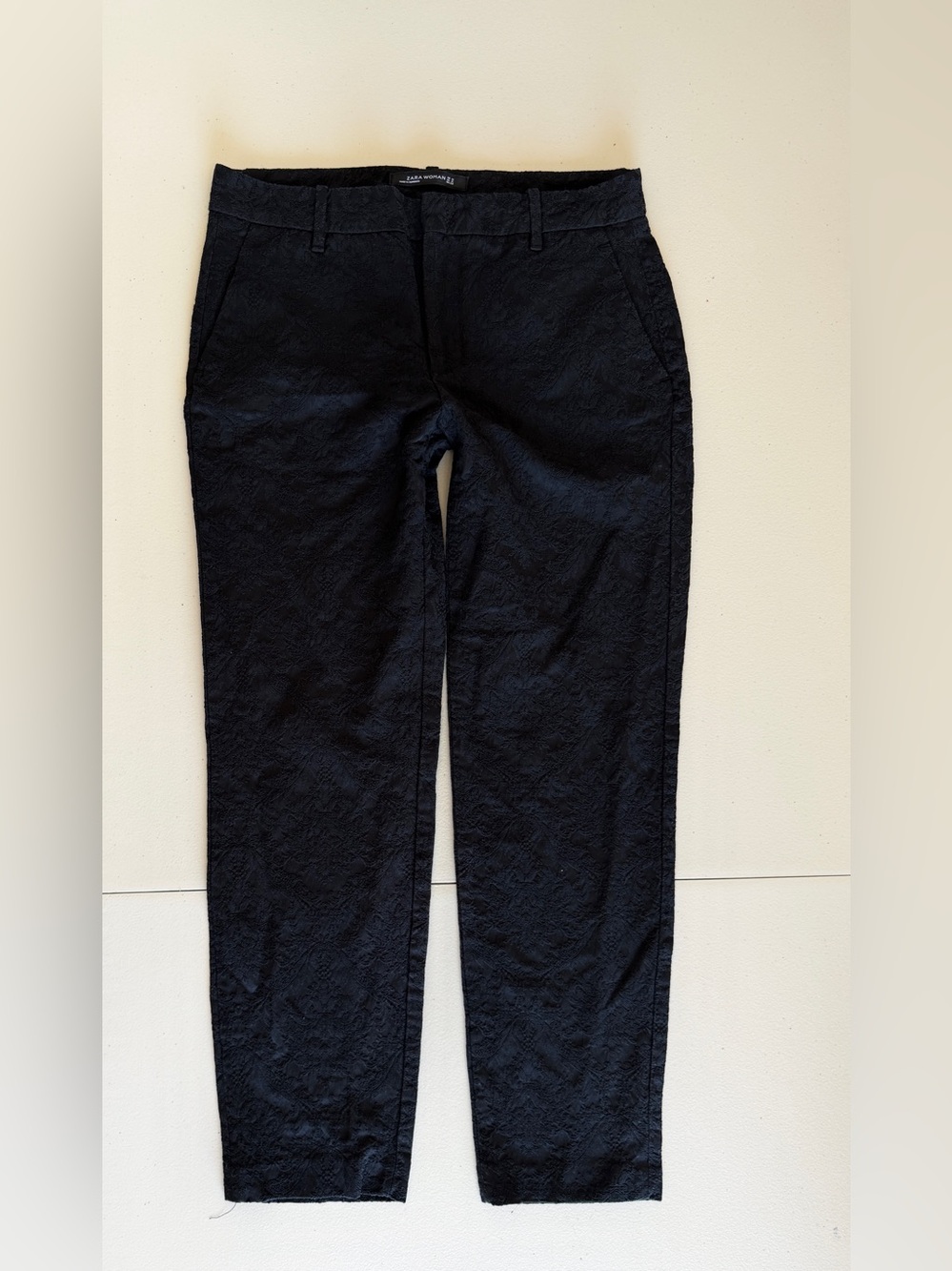 ZARA WOMAN Black Textured Jacquard Paisley Ankle Dress Pants - Size M
